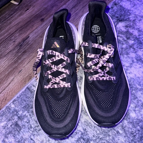 Adidas ultra boost - women black and cheeta - Picture 2 of 4